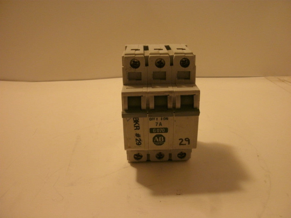 ALLEN BRADLEY 1492-CB3G070 SERIES B CIRCUIT BREAKER 3 POLE 7 AMP 480VAC DIN RAIL