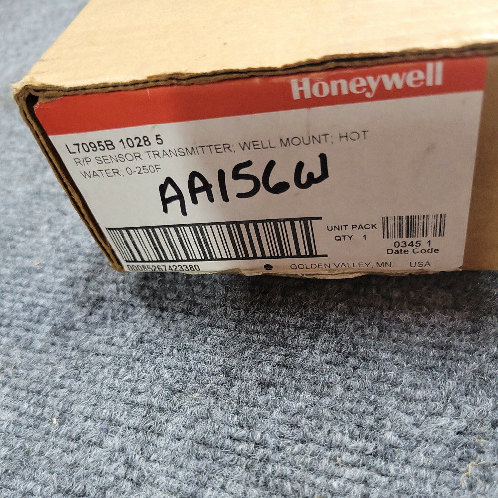 Honeywell  L7095B 1028 5 R/P Sensor Transmitter Well Mount ~ New
