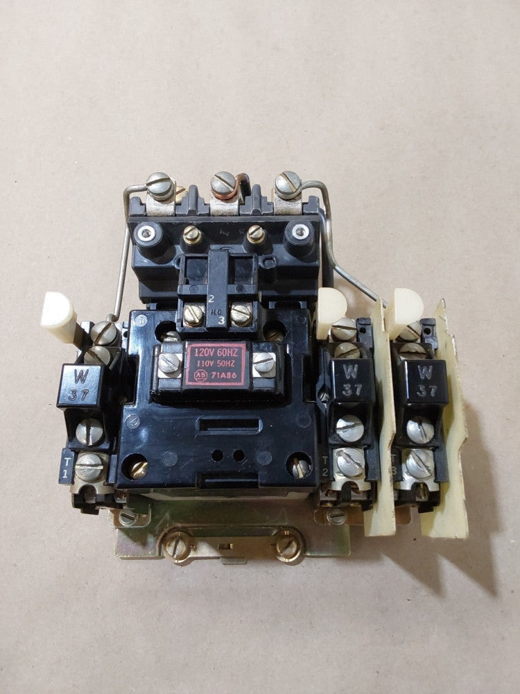 709-B0D103 Allen Bradley 120V SIZE 1 Motor Starter With W37 Heaters Series K