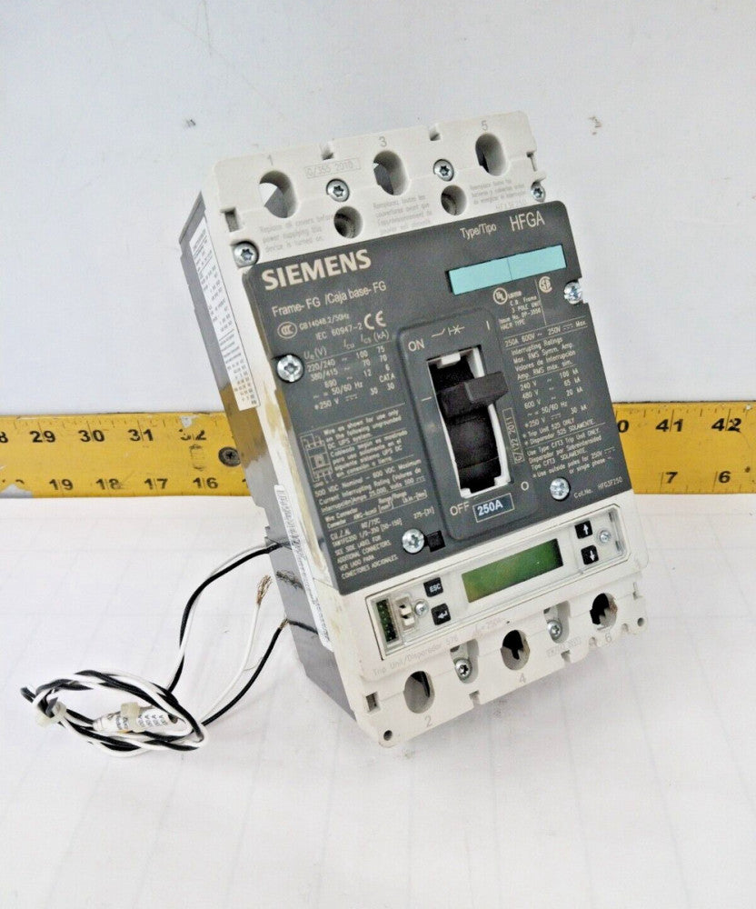 SIEMENS 250 AMP CIRCUIT BREAKER 600 VAC / 250 VDC 3 POLE  HFG3F250