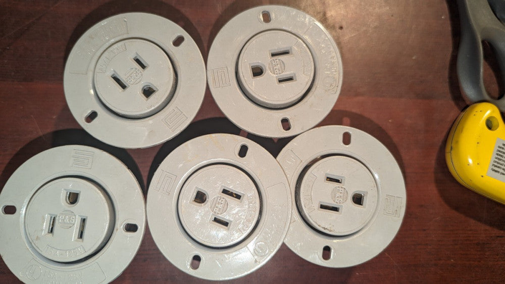 (5) Pass & Seymour Outlets 5279SS 15A 125VAC