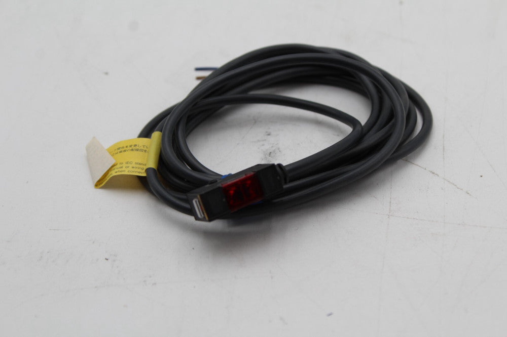 Omron E3S-BT61-L Photoelectric Switch