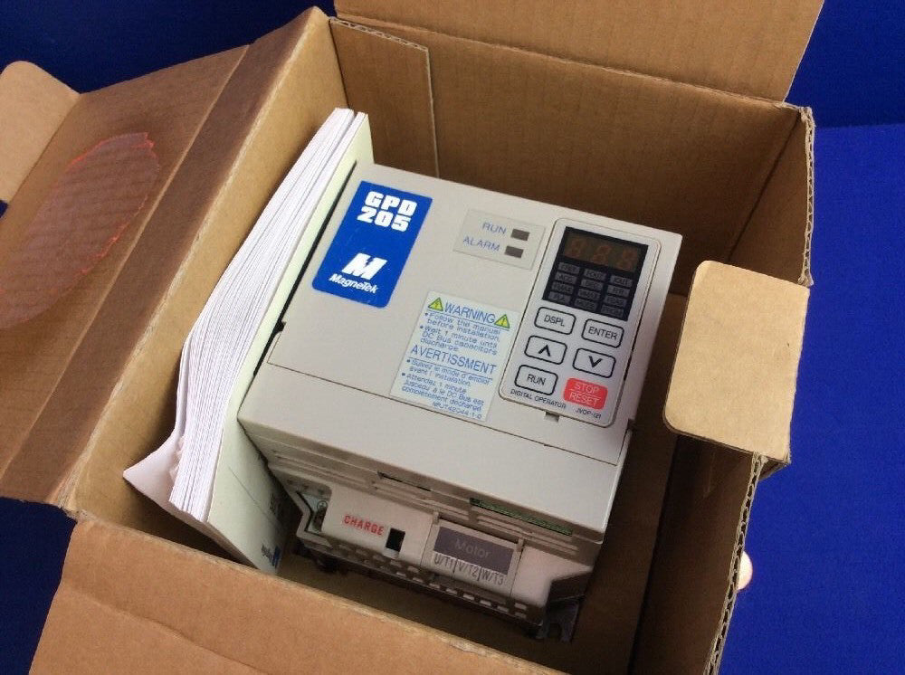 MAGNETEK GPD205-B0P7 DRIVE (YASKAWA CIMR-XCBU40P4) W/ JVOP-121 DIGITAL OPERATOR