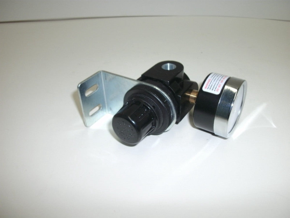 ARROW PNEUMATICS R161 MINI REGULATOR 1/8 W/GAUGE 0-160 PSI AND MOUNTING BRACKET