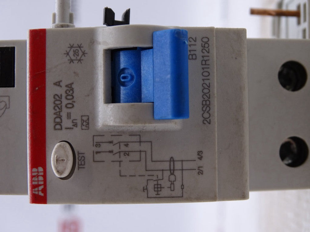 ASEA BROWN BOVERI 2CSB202101R1250 CIRCUIT BREAKER