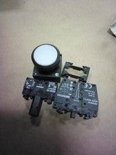 SIEMENS 3SB3 251-0AA61 PUSHBUTTON