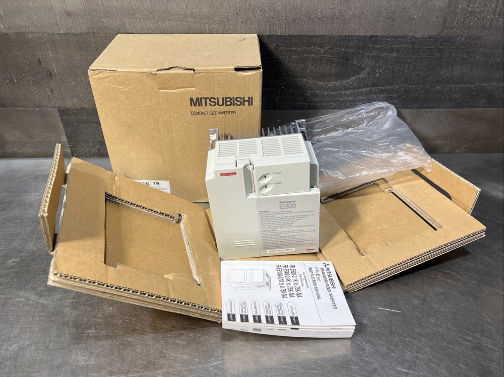 Nos Mitsubishi FR-E540-0 4K-TB Invertor Drive 3 PH 2.6A Output 1/2 HP 1.6 A