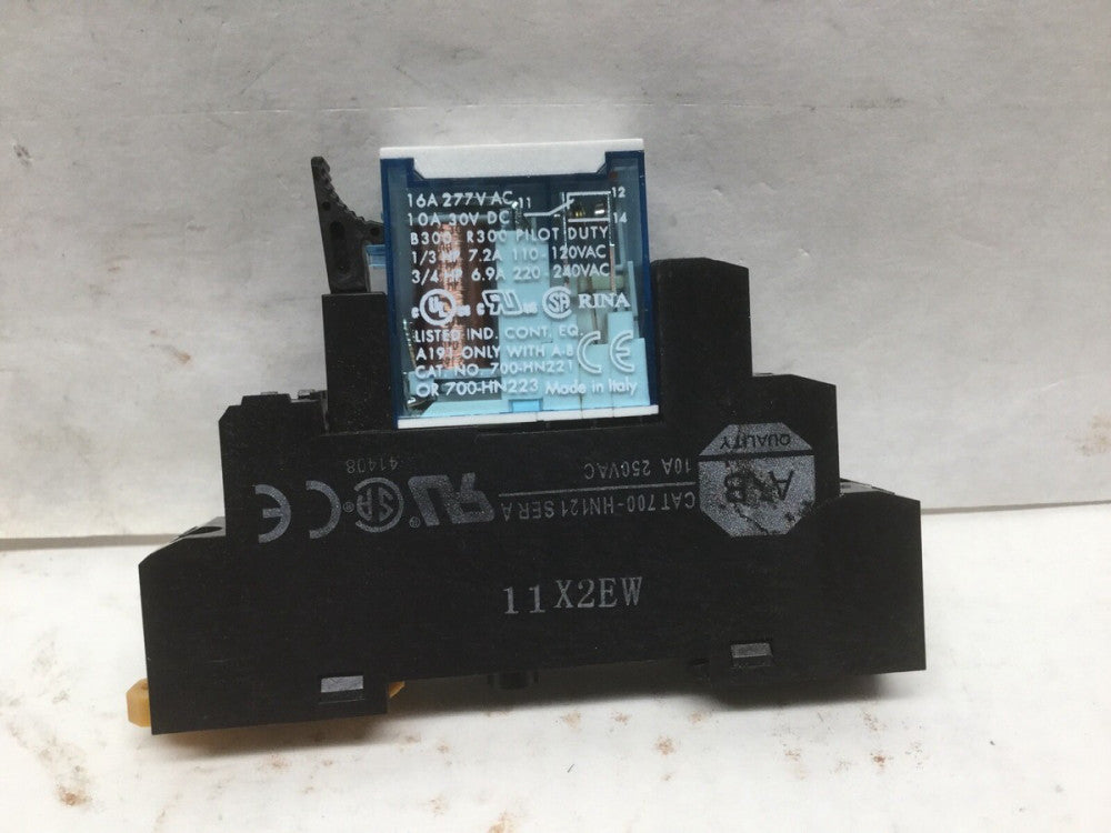 Allen Bradley 700-HN121 Ser A Relay Base W/ 700-HK36Z24 Ser B Relay