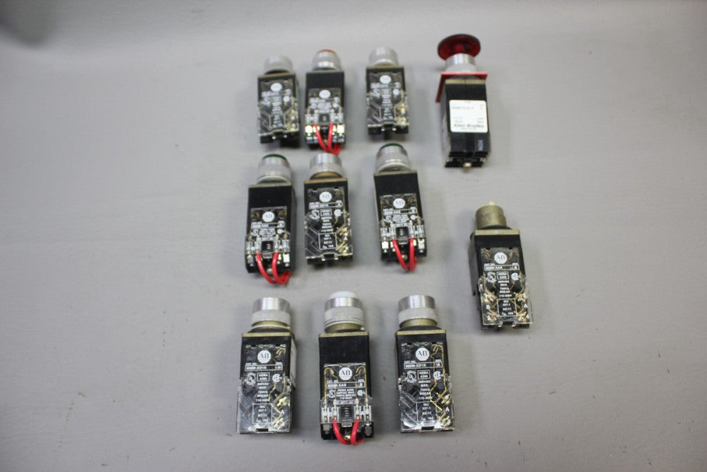 LOT OF ALLEN BRADLEY PUSHBUTTONS MISC MODELS