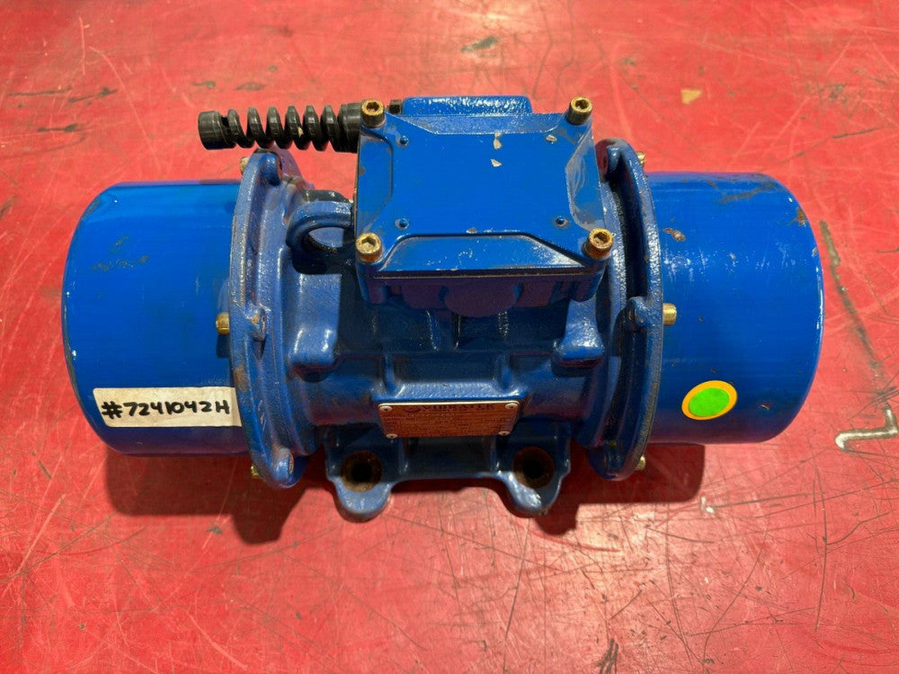 NEW VIBRATEK 1800RPM 230V. 3 PHASE VIBRATOR MOTOR VE3/18/900