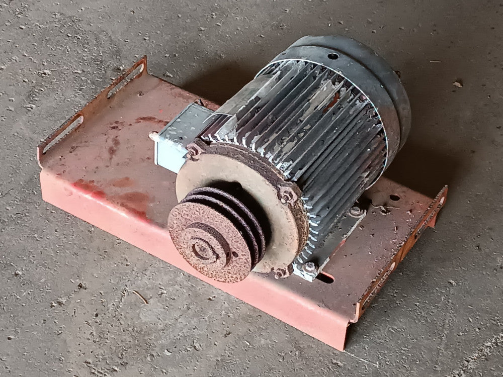 Lincoln A.C. Motor TEFC T-2523 184T Frame 1745 RPM 3 Phase 460 V 5 HP