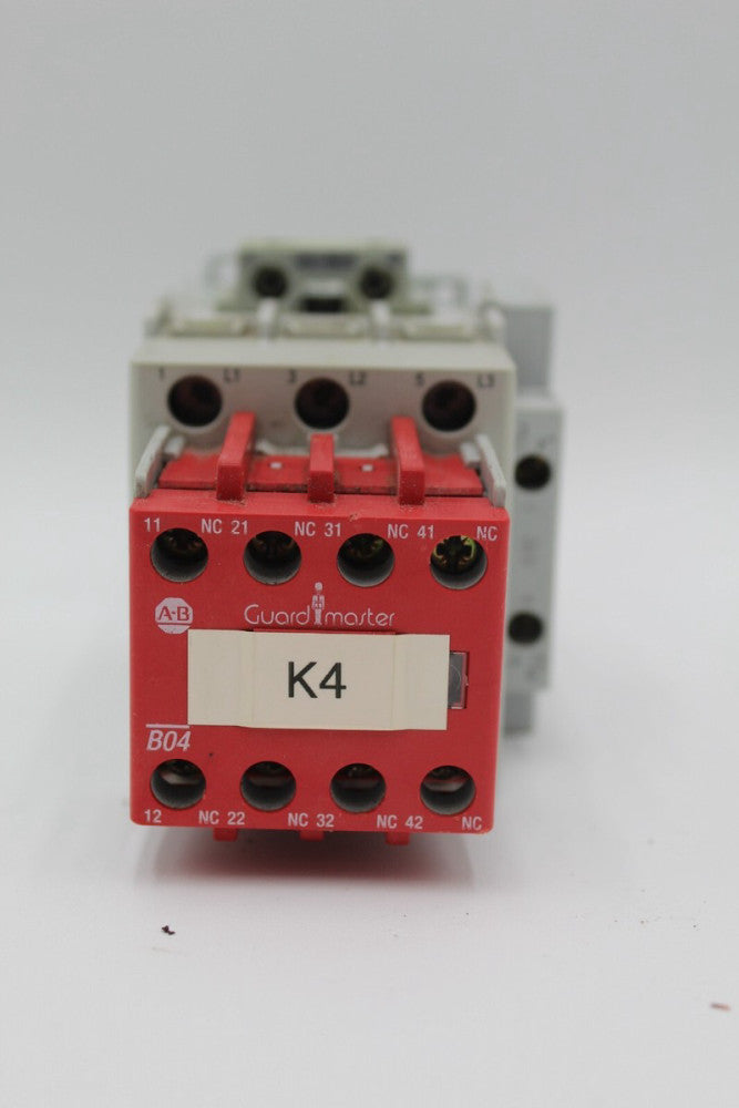 Allen-Bradley 100S-C43D14C GuardMaster Safety Control Relay