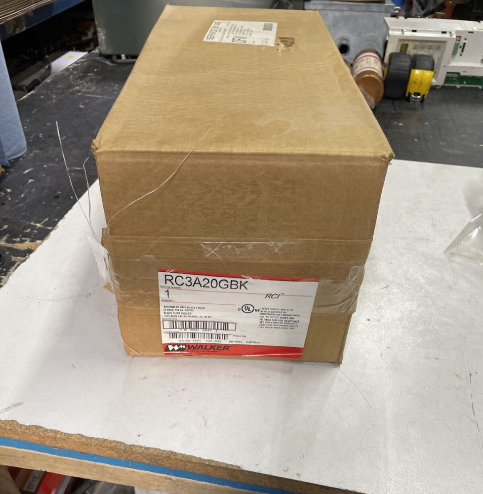 WALKER  WIREMOLD RC3A20GBK FLANGE 20 A NOS