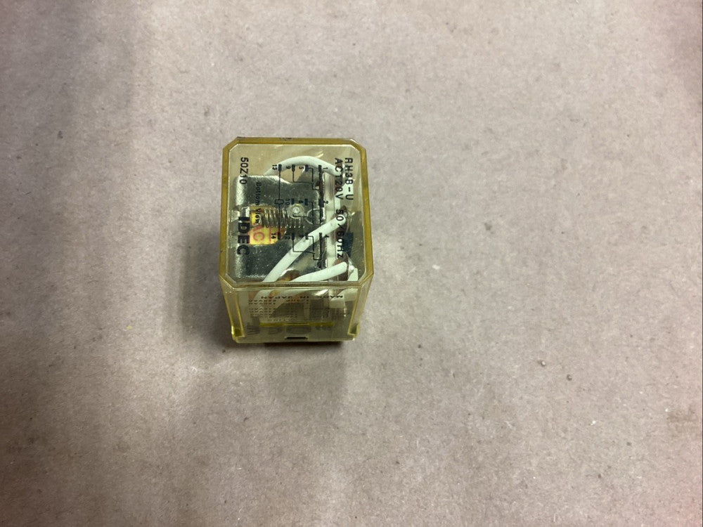 IDEC RH3B-U 120 VAC 50/60 HZ RELAY