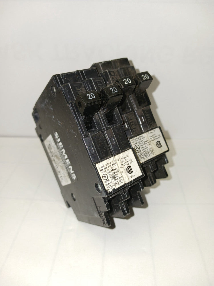 LOT OF 2) SIEMENS Q2020 20 AMP CIRCUIT BREAKER SINGLE POLE 120/240 VAC TANDEM