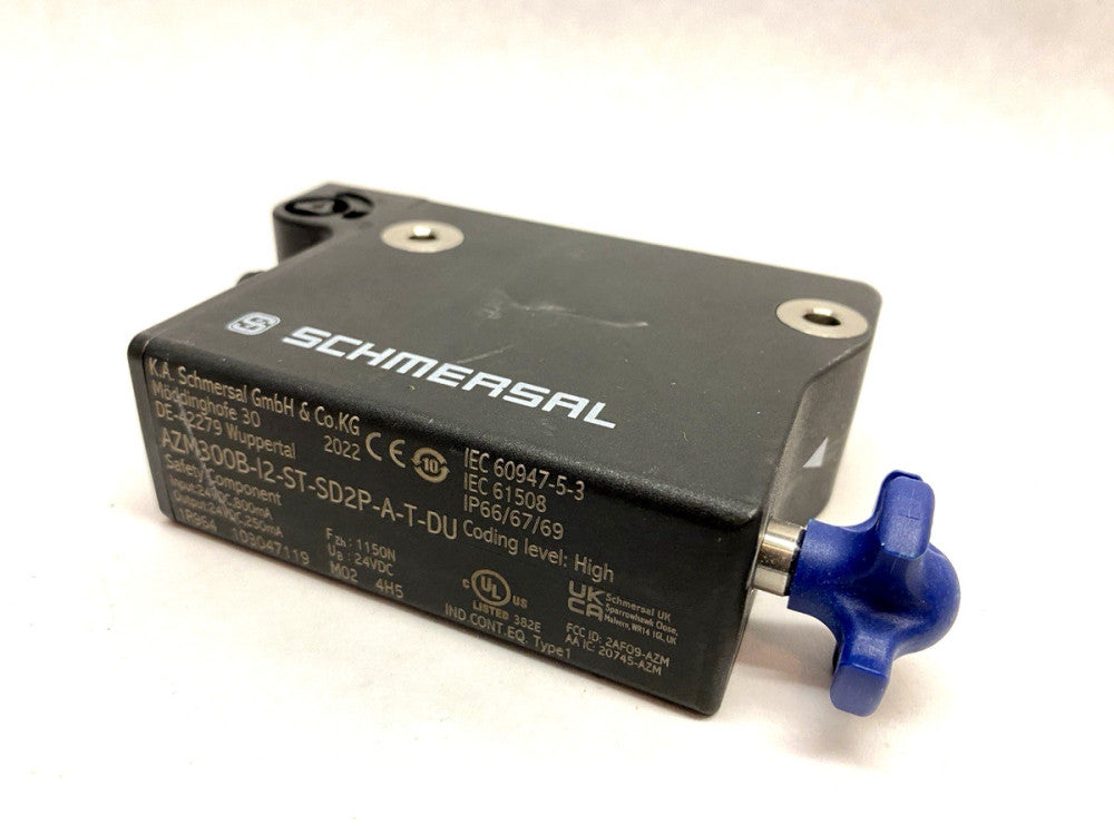 Schmersal AZM300B-I2-ST-SD2P-A-T-DU Solenoid Interlock  -Cracked Casing