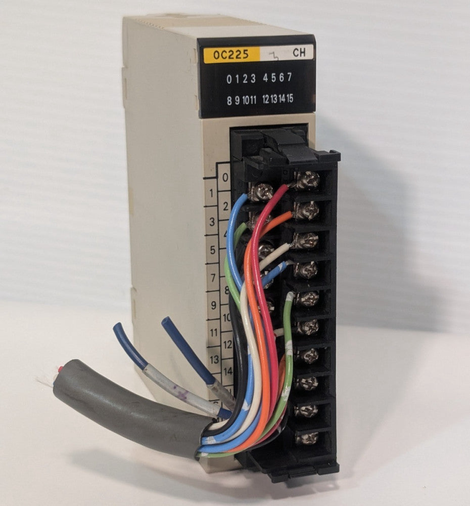 Omron Corp. C200H-OC225 PLC general use output unit, 250VAC/24VDC, Made in Japan