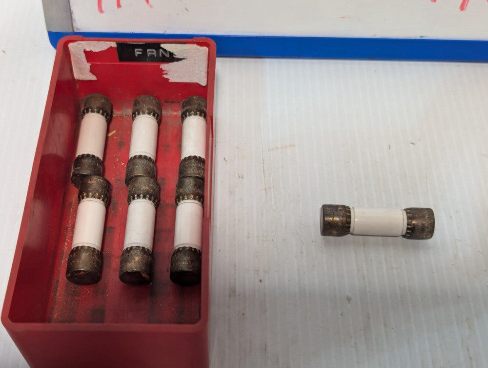 Lot of 7 Bussmann 25A Midget Fuses - Missing Label  Exact model Unknown