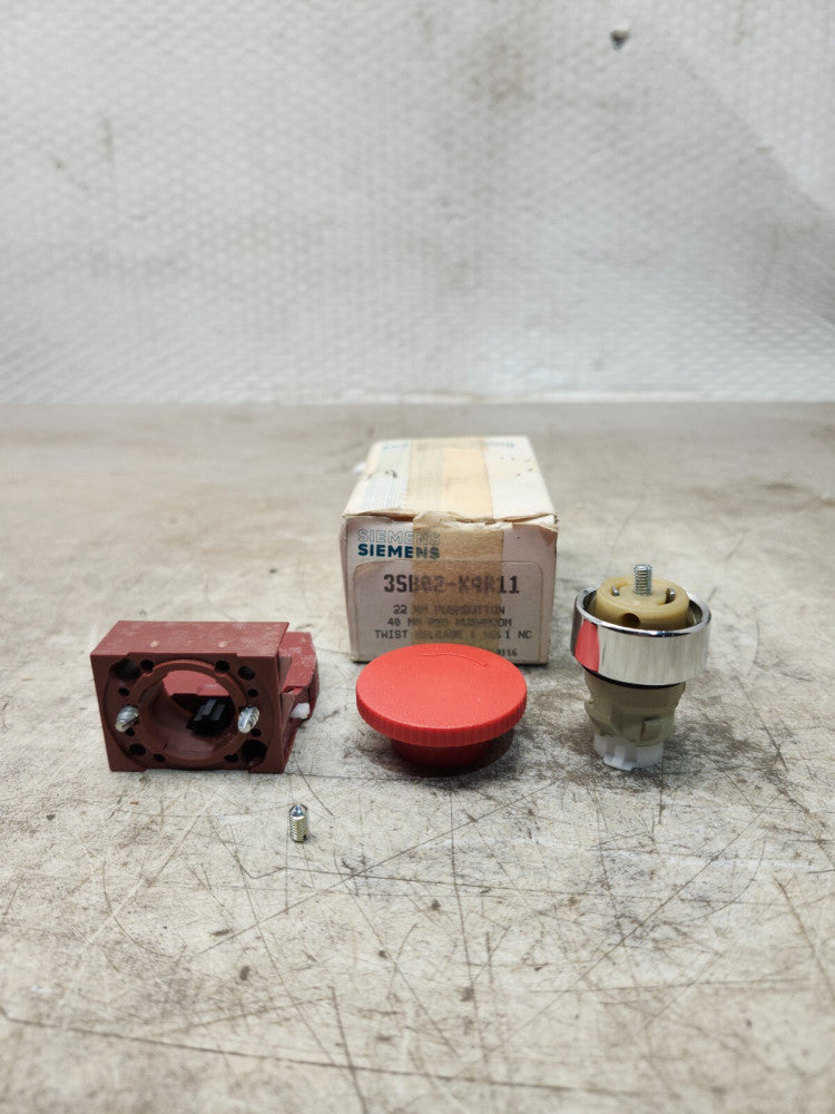 NEW IN BOX SIEMENS PUSHBUTTON TWIST RELEASE 3SB02-K4R11