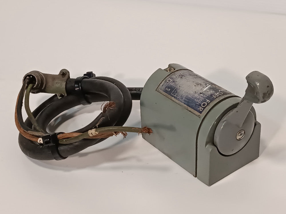 Square D AG-2 Class 2601 3-Pole Single Phase Reversing Drum Switch 600VAC/250VDC