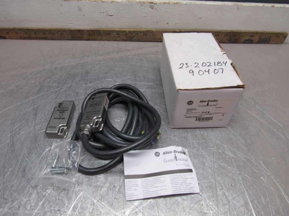 ALLEN BRADLEY GUARDMASTER 440N-G02117 FERROGARD NON-CONTACT SAFETY SWITCH NIB !!