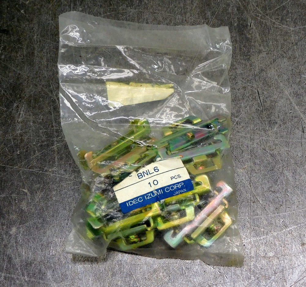 IDEC BNL6 DIN Rail End Stop Clip Lot of Twelve (12)