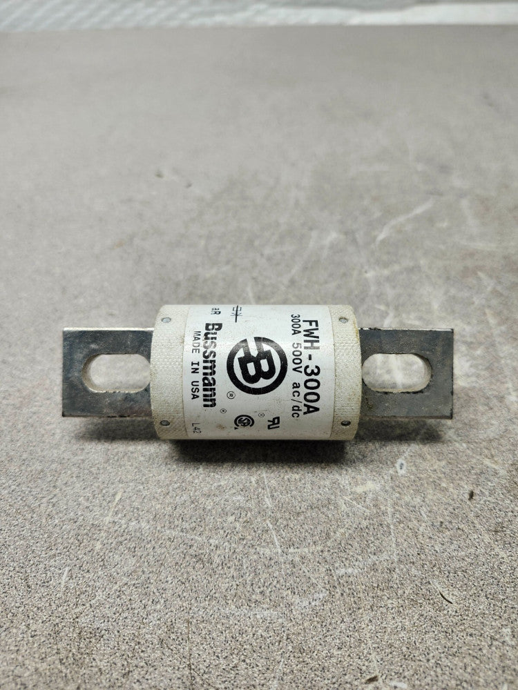 USED BUSSMANN Semiconductor Fuse 300A 500V FWH-300A