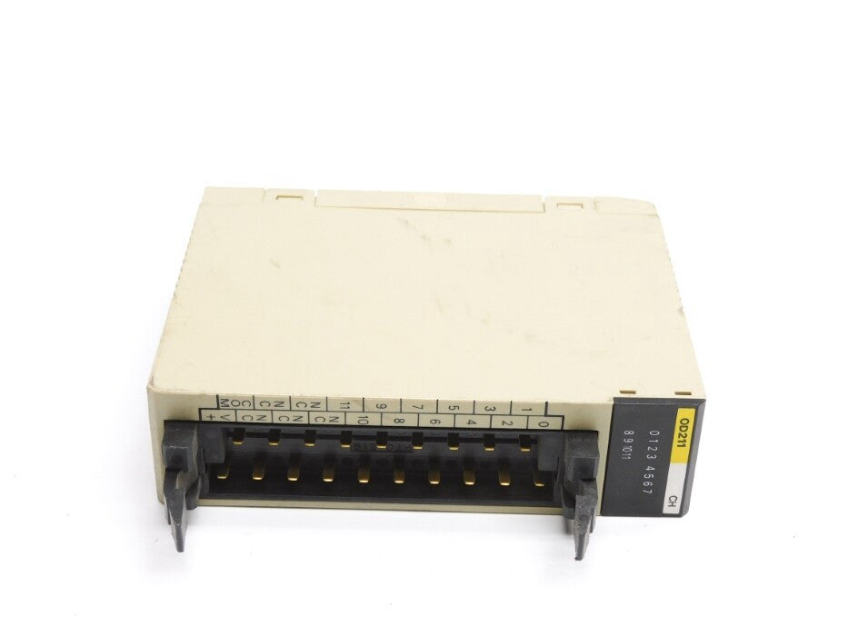 OMRON C200H-OD211 UNMP