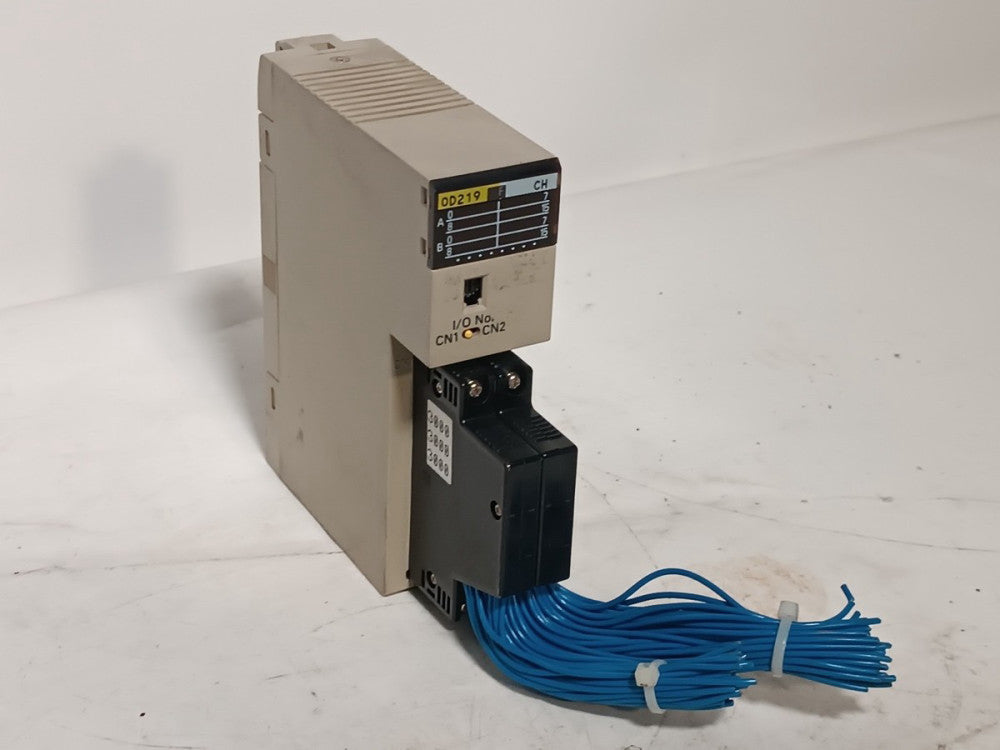 Omron C200H-0D219 PLC Programmable Logic Controller Output Module