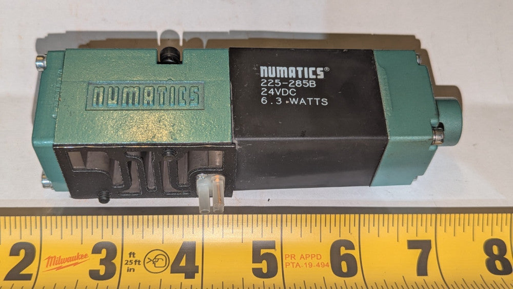 (1) 081SS400M000061 Numatics Valve with 225-285B 24VDC Coil NOS