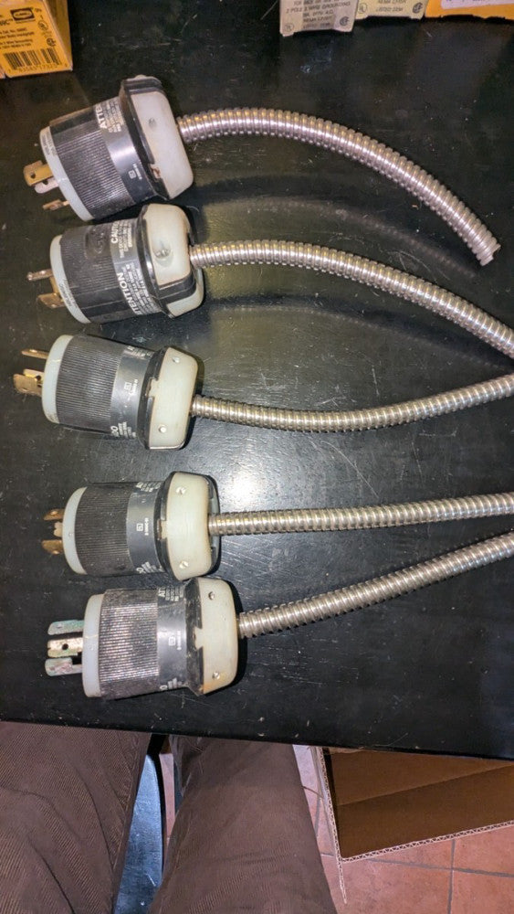 Lot of (4) Hubbell HBL9965C Plugs USED
