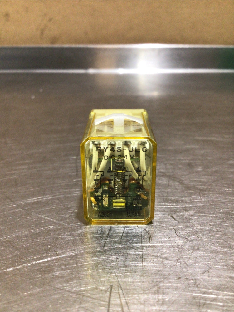IDEC RY4S-ULC Relay, DC24V, 240VAC, 30-100VDC, NOS Surplus