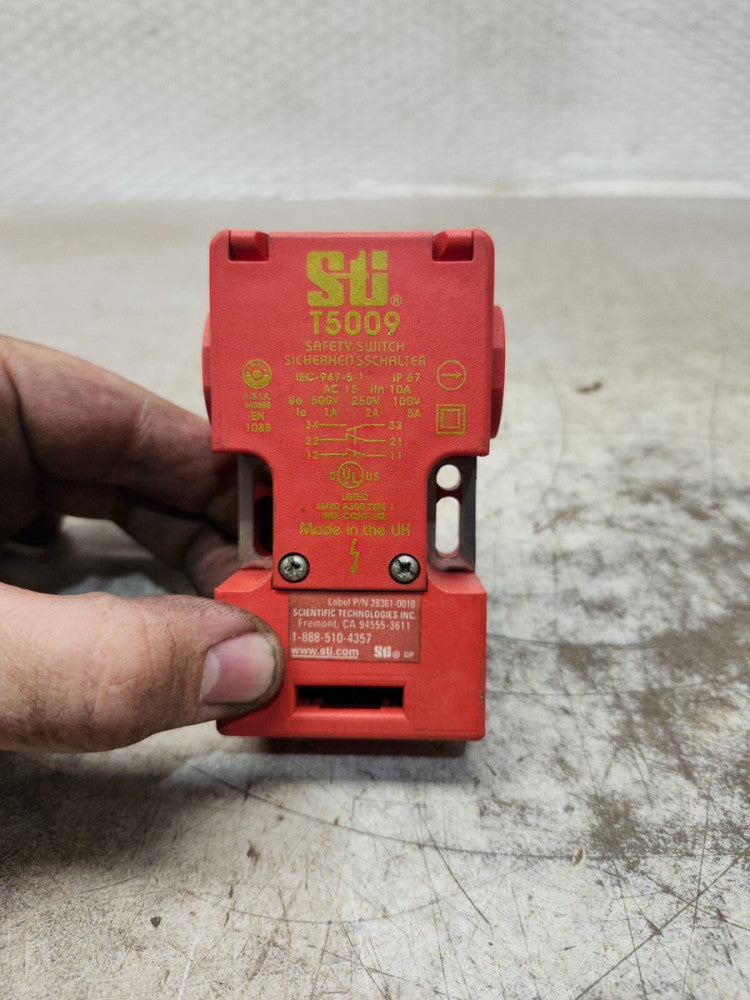 NEW NO BOX OMRON SG SAFETY SWITCH T5009