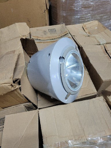 1) New Old Stock! Schreder HER-100026USS-23 240V MH-T6-150W