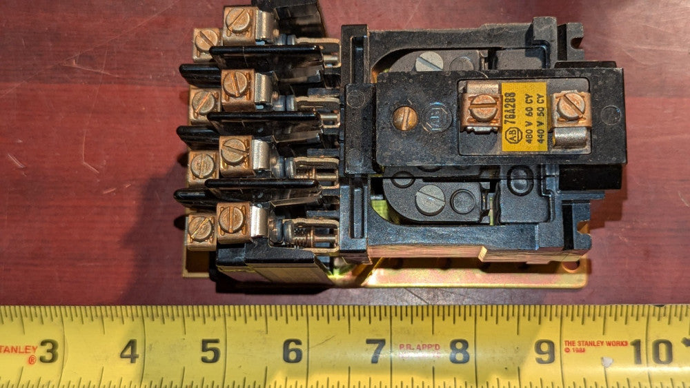 Allen Bradley Control Relay 700-BR400A1 SER A NOS