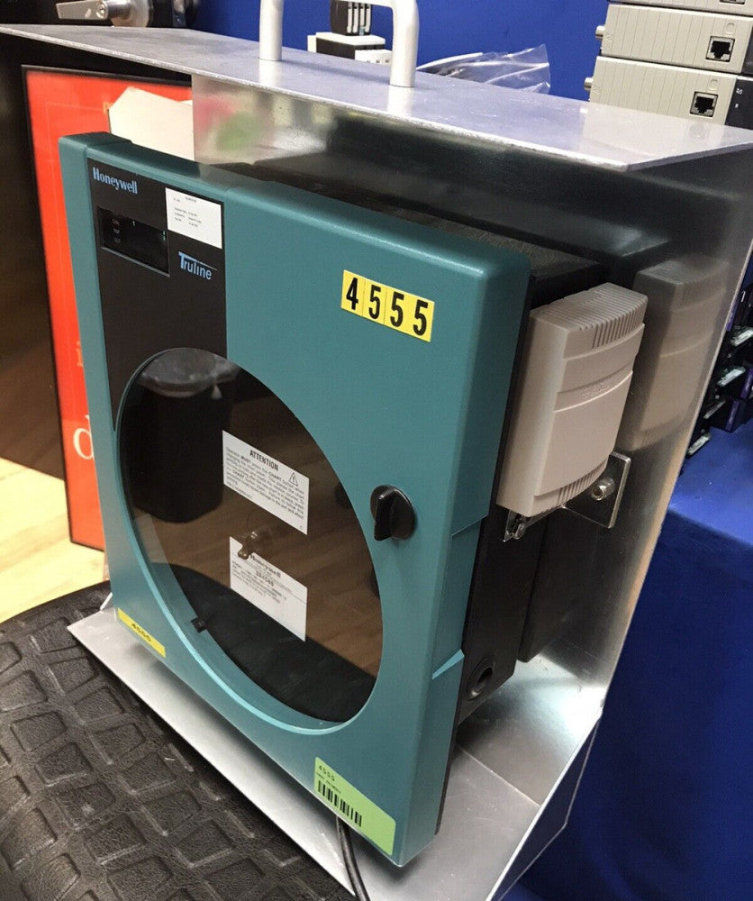 Honeywell DR4500 Chart Recorder with Vaisala HMW60U/Y