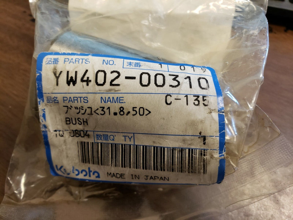YW402-00310 KUBOTA BUSHING  OEM NEW ( A2-4)