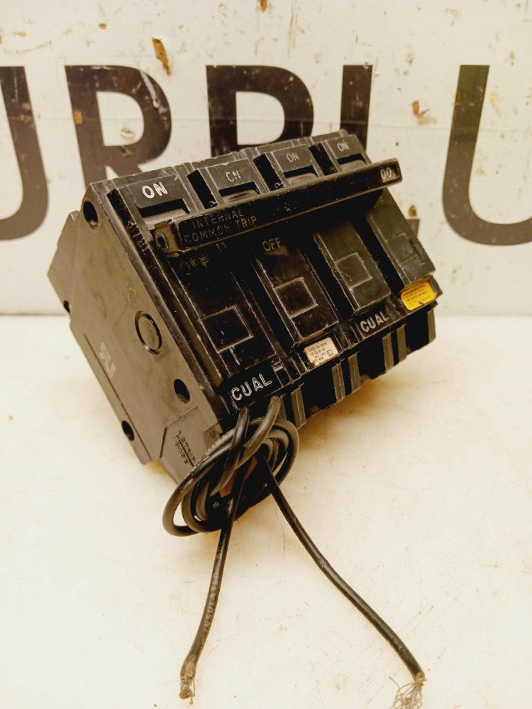 GENERAL ELECTRIC THQB32100ST1 100 AMP BOLT-ON CIRCUIT BREAKER 3P 240 VAC