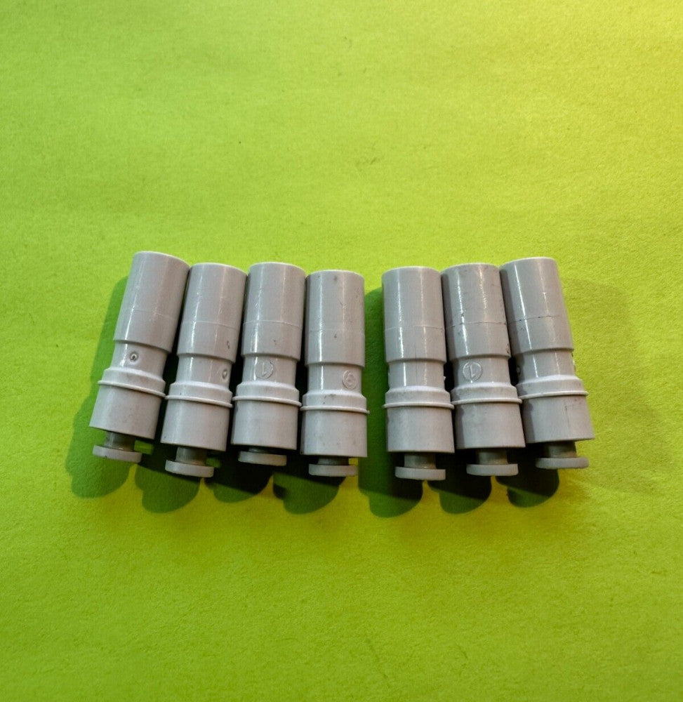SMC KQ2R04-10 Plug In Reducer 4mm x 10mm Lot of 7 - New Old Stock Fast Ship