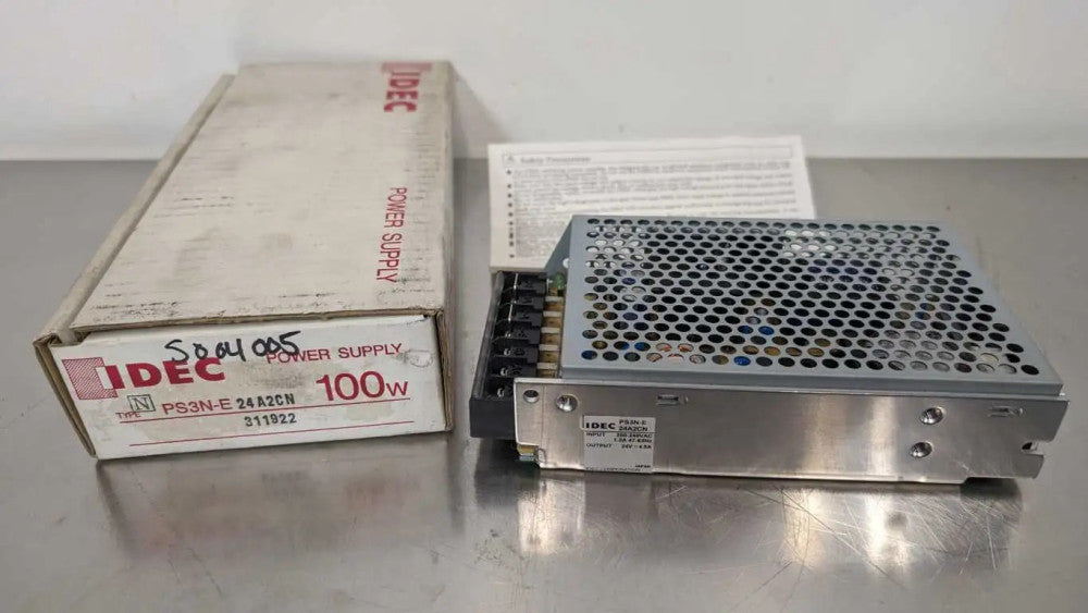 IDEC PS3N-E24A2CN Power Supply 200-240VAC 1.2A to 24VDC 4.5A