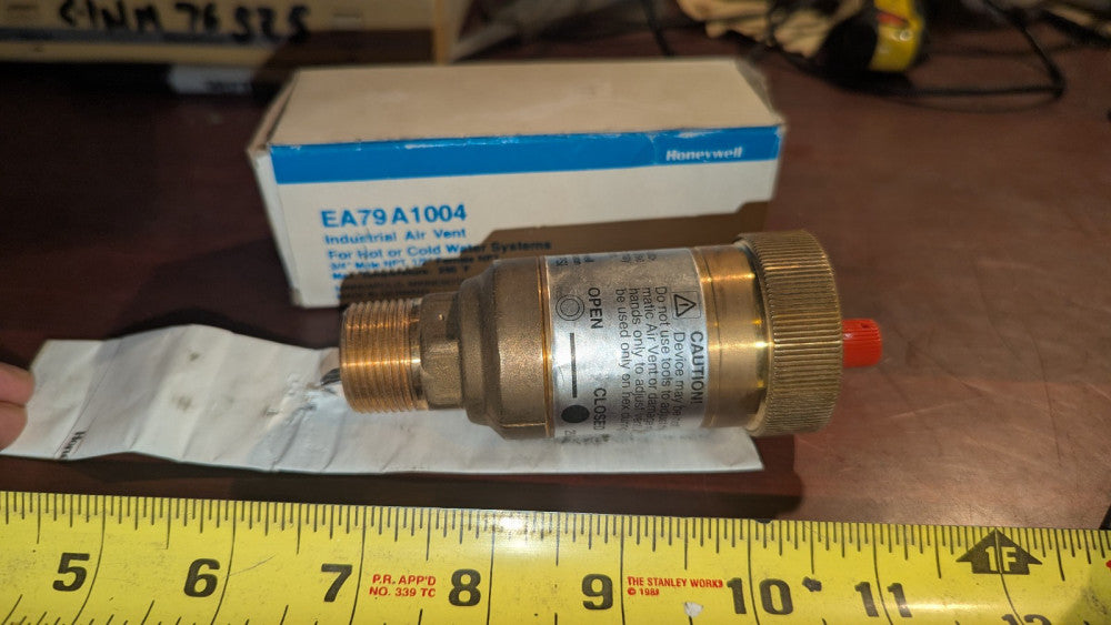 HONEYWELL EA79A1004 INDUSTRIAL  HOT WATER AIR VENT 3/4" MALE NPT NIB