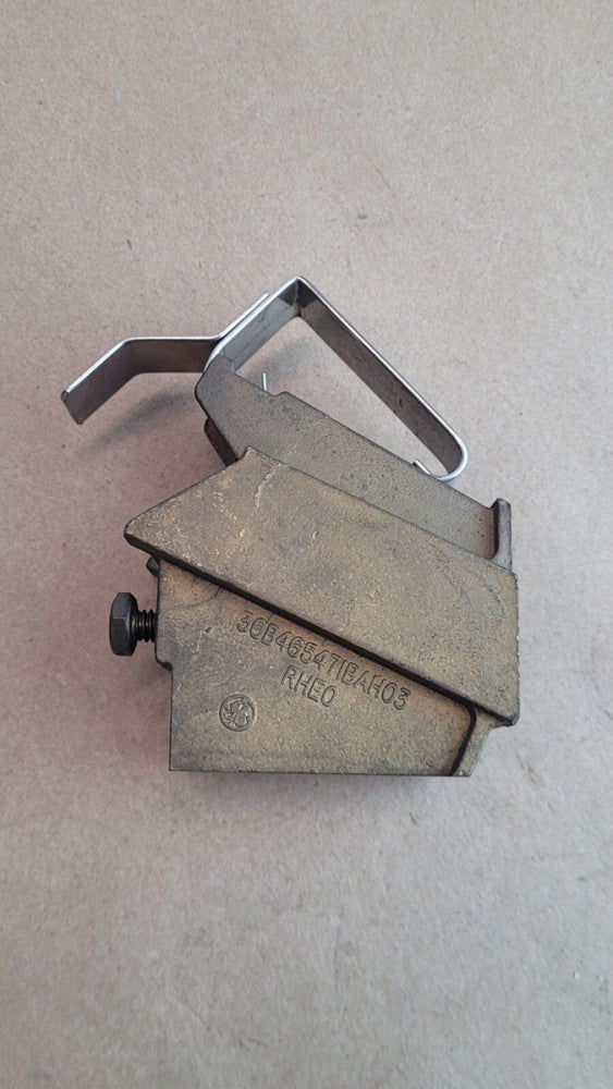 GE 36B465471BAH03 RHE0 Brush Holder