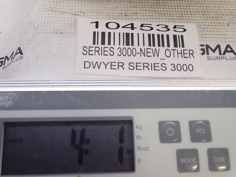 DWYER 3000-0C GAUGE