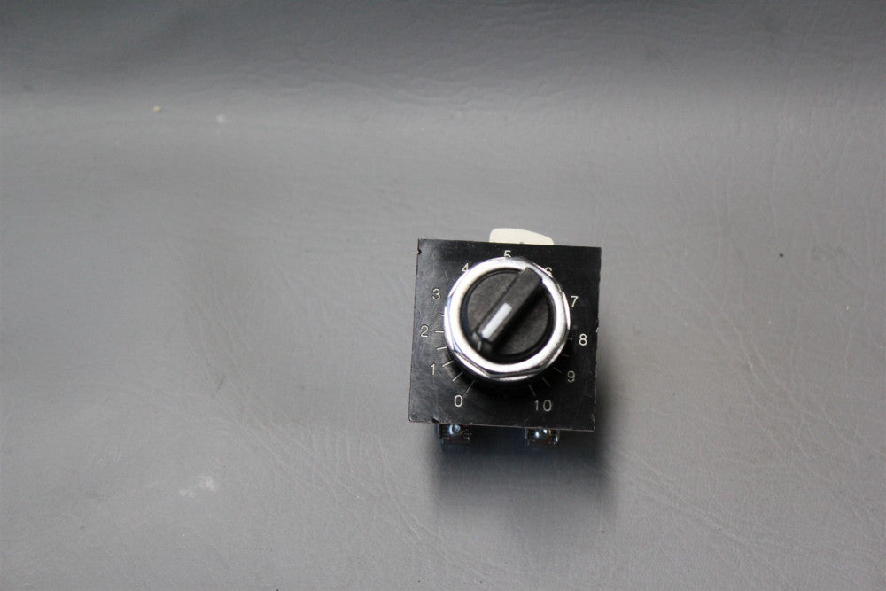 EATON/CUTLER HAMMER POTENTIOMETER SWITCH E22PX1C5