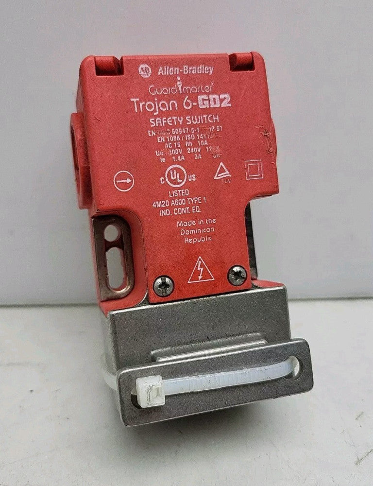 Allen Bradley 440K-T11445 Guardmaster Trojan 6 Tongue Interlock Safety Switch