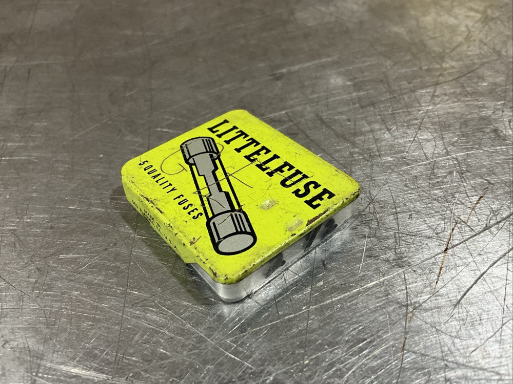 PACK OF 5 LITTELFUSE 2 1/2 FUSES Nos Surplus