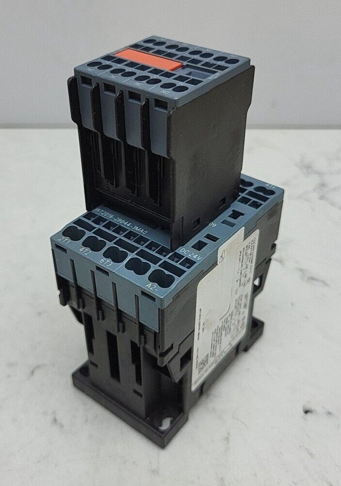 Siemens 3RT2016-2BB44-3MA0 24V Contactor w/ Auxiliary Contact *USED 