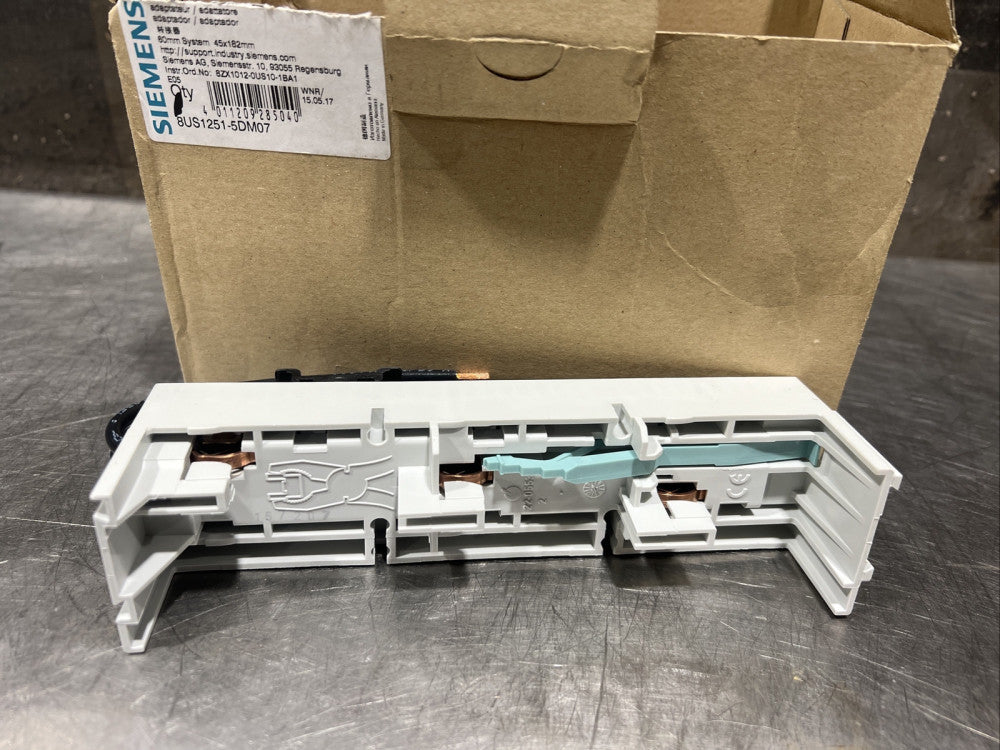 1 Unit Nos Siemens Sammelschienenadapter 8US1251-5DM07 | 8US1 251-5DM07 | E:05