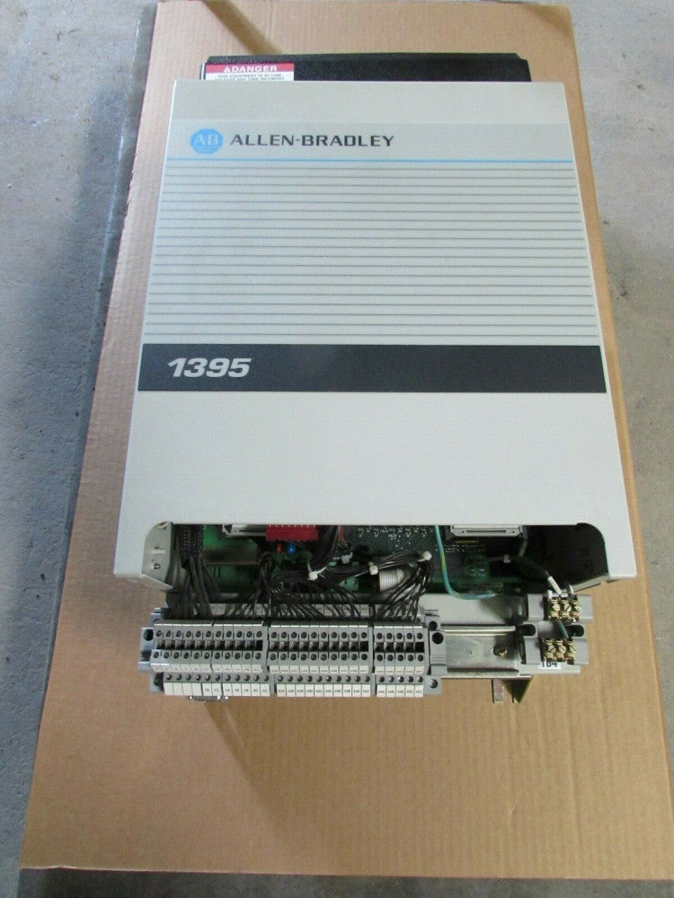 ALLEN BRADLEY 1395-A65N-C1-P10-P54EN , DC DRIVE, 5hp, W/ 196273 COMM. BOARD!