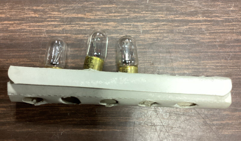 NEW GE 757 Miniature lamps Light Bulbs, Lot of 3 A61